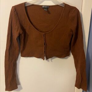 Brown long-sleeved crop top